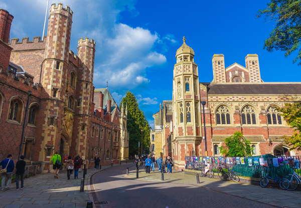 【英國愛爾蘭旅游全景十二日】溫莎古堡+三大學(xué)+巨人堤+購物村+黑暗樹籬+湖區(qū)+大象咖啡館